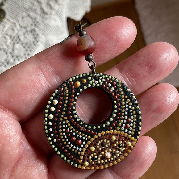 NWOT Wood Hand Painted Leather Black Cord Necklace/Earrings set - Picture 9 of 14